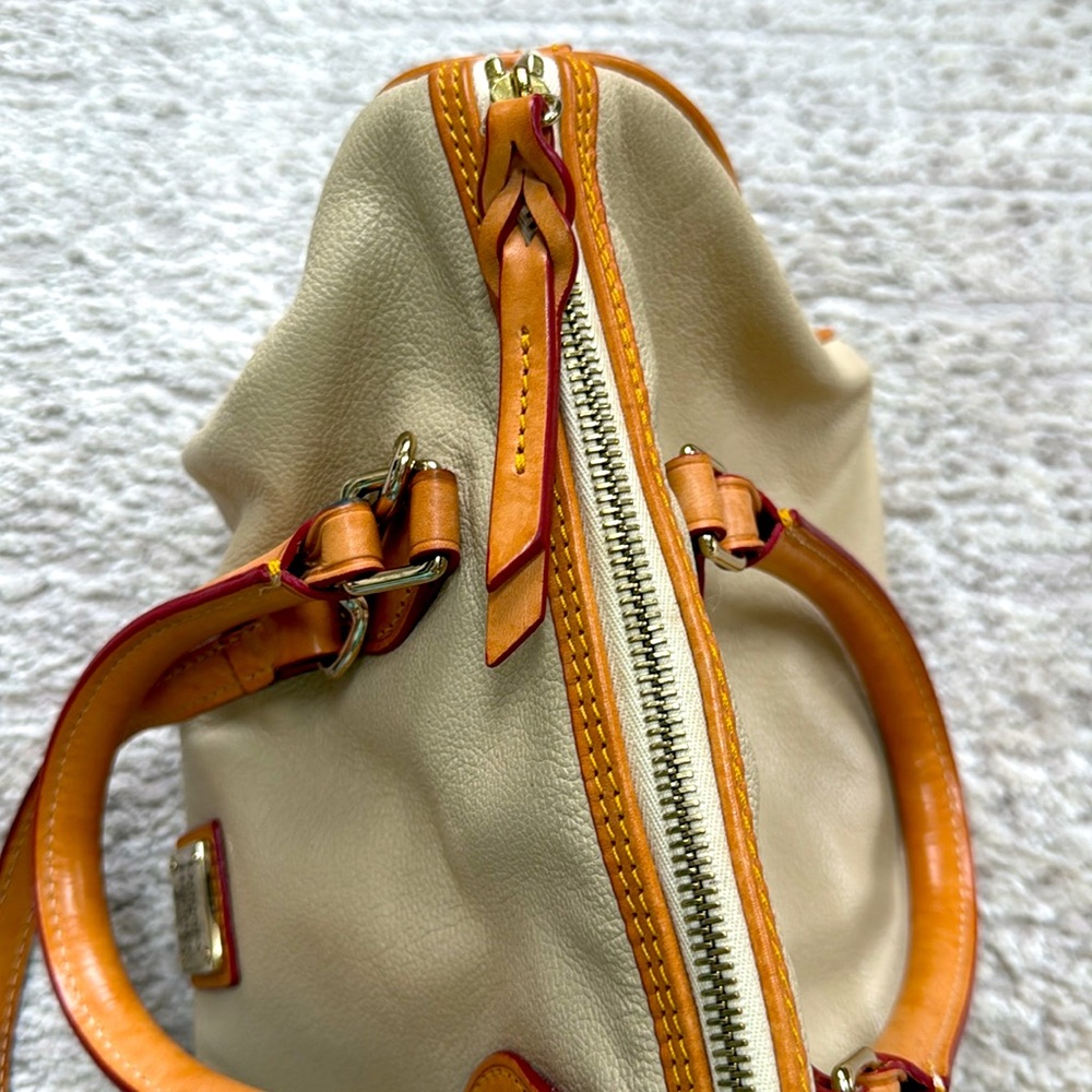 Dooney & Bourke 1975 Sorrento Barrel Satchel  - Sand - Excellent Condition - Picture 14 of 14